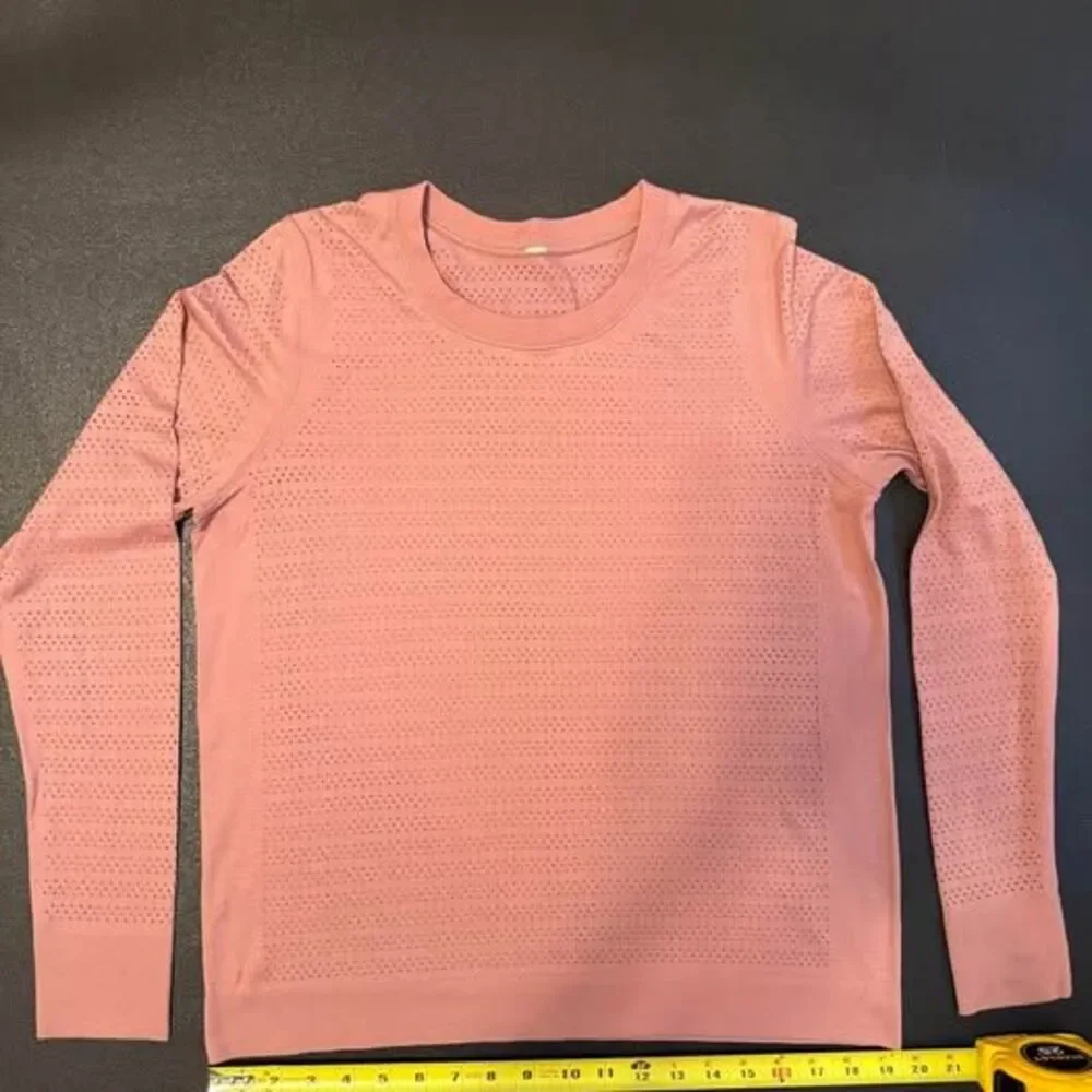 Lululemon Swiftly Tech Long-Sleeve Shirt in Mauve